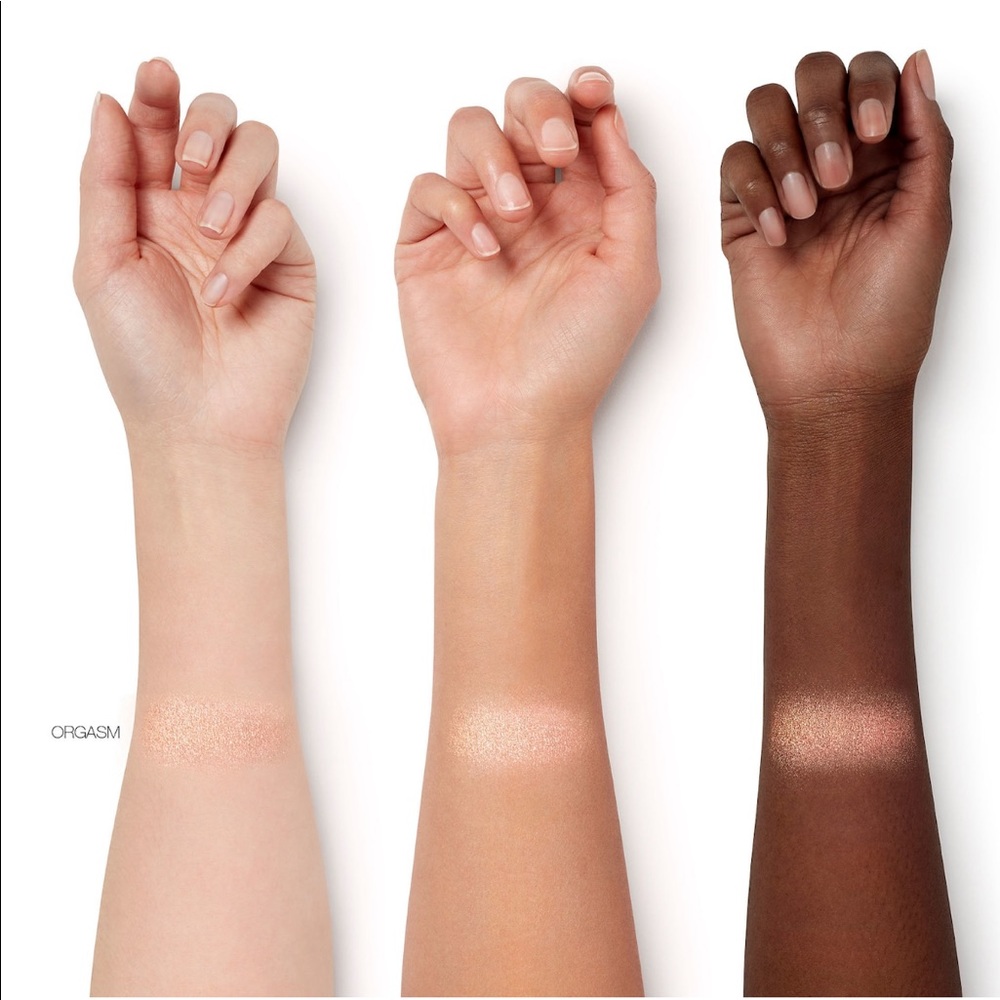 NARS illuminating loose power - Picture 2 of 6